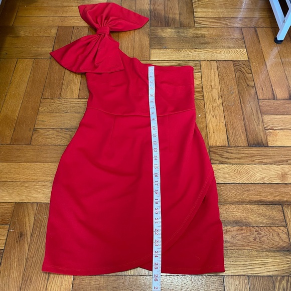 Mi Ami Elegant Scarlet Red One-Shoulder Dress - with Bow - Size M - Picture 3 of 7